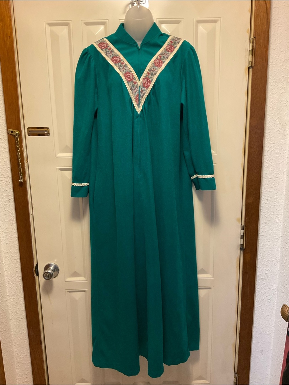 Vintage Gilligan & O"Malley long robe/housecoat